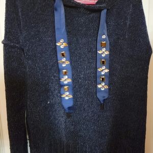 Girls sweater I love pinc size small, skirt H&M size 6-8